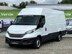 Branco Usado 2022 Iveco Daily | € 33.500 (Preço elevado)