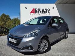 Cinza Usado 2019 Peugeot 208 Signature Sky Citadino | € 11.500 (Bom preço)