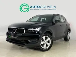 Preto Usado 2022 Volvo XC40 Momentum SUV | € 29.980 (Bom preço)