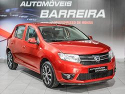 Vermelho Usado 2013 Dacia Sandero Comfort Citadino | € 7.900