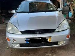 Usado 2001 Ford Focus Sedan | € 1.200 (Preço justo)