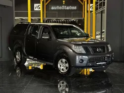 Cinza escuro Usado 2013 Nissan Navara Comfort Pickup | € 19.990