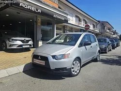 Cinza Usado 2009 Mitsubishi Colt Inform | € 4.900