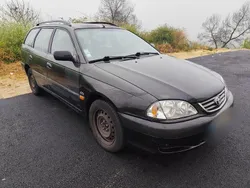 Usado 2001 Toyota Avensis Sedan | € 1.850