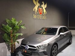 Cinza Usado 2018 Mercedes A180 Style | € 19.900 (Preço elevado)