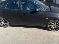 Preto Usado 2002 Seat Cordoba Carrinha | € 2.100