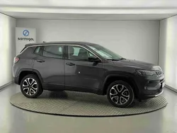 Cinzento Usado 2024 Jeep Compass SUV | € 29.990 (Bom preço)