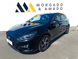 Phantom black (metalizada) Usado 2023 Hyundai i30 Style | € 20.200 (Preço justo)