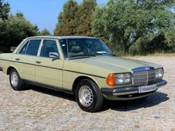 Verde Usado 1983 Mercedes 200 | € 7.500