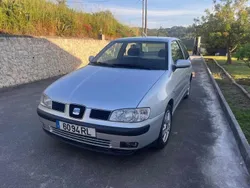 Cinzento Usado 2001 Seat Ibiza Citadino | € 2.400