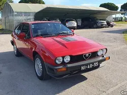 Vermelho Usado 1983 Alfa Romeo GTV | € 34.000