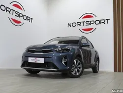 Azul Usado 2022 Kia Stonic SUV | € 17.900 (Preço justo)