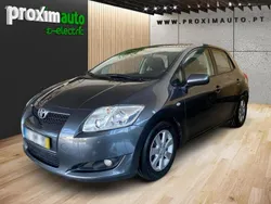 Cinzento Usado 2009 Toyota Auris | € 9.900 (Preço justo)