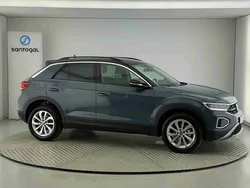 Azul Novo 2025 VW T-Roc SUV | € 29.790 (Preço justo)