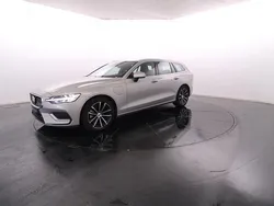 Cinzento Usado 2023 Volvo V60 Carrinha | € 41.900 (Preço justo)