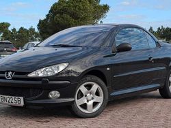 Preto Usado 2004 Peugeot 206 Cabrios | € 4.000