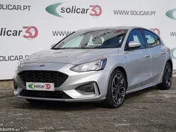 Cinza Usado 2021 Ford Focus ST-Line X Citadino | € 20.500 (Preço justo)