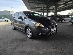 Cinzento Usado 2009 Peugeot 5008 Monovolume | € 9.990 (Preço justo)