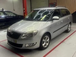 Cinzento Usado 2011 Skoda Fabia Carrinha | € 3.750