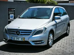 Cinzento Usado 2014 Mercedes B180 Style Monovolume | € 13.950 (Caro)