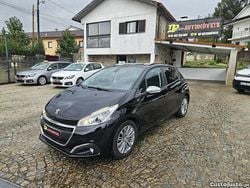 Preto Usado 2016 Peugeot 208 Style Citadino | € 9.800 (Bom preço)