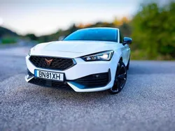Usado 2022 Cupra Leon VZ Sedan | € 26.990 (Bom preço)