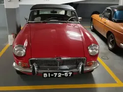Vermelho Usado 1973 MG B Cabrios | € 35.000