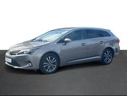 Bronze (pintura metalizada) Usado 2014 Toyota Avensis Luxury Carrinha | € 18.990