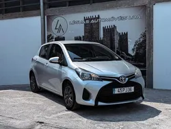 Cinzento Usado 2014 Toyota Yaris | € 7.980 (Preço justo)
