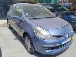 Usado 2007 Renault Clio III Sedan | € 4.500