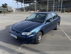 Usado 1998 Hyundai Accent Sedan | € 1.000
