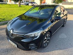Preto Usado 2023 Renault Clio V Evolution | € 15.440 (Bom preço)