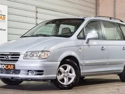 Cinzento Usado 2005 Hyundai Trajet Monovolume | € 5.500
