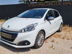 Branco Usado 2019 Peugeot 208 Signature Sky Citadino | € 12.990 (Bom preço)