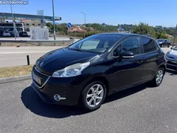 Preto Usado 2014 Peugeot 208 Active Citadino | € 6.980 (Bom preço)
