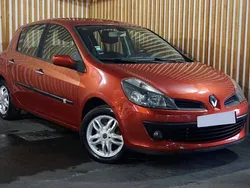 Vermelho Usado 2006 Renault Clio II Citadino | € 2.250 (Bom preço)