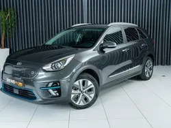 Cinzento Usado 2021 Kia e-Niro SUV | € 23.800 (Preço justo)