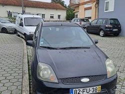 Usado 2008 Ford Fiesta Sedan | € 1.800