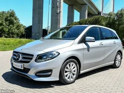 Cinza Usado 2017 Mercedes B200 Style Monovolume | € 18.950