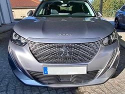 Cinzento Usado 2020 Peugeot e-2008 Allure SUV | € 19.300 (Preço justo)