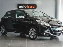 Preto Usado 2017 Peugeot 208 Citadino | € 9.900 (Preço justo)