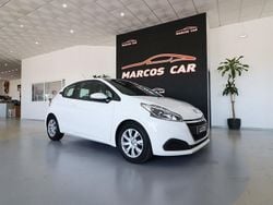 Branco Usado 2017 Peugeot 208 Active Citadino | € 10.700 (Preço justo)