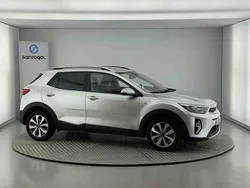Cinzento Usado 2024 Kia Stonic SUV | € 17.490 (Preço justo)