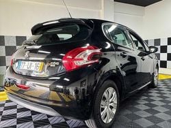 Usado 2015 Peugeot 208 Allure Citadino | € 8.000 (Bom preço)