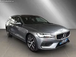 Cinza Usado 2020 Volvo V60 Momentum Carrinha | € 27.799 (Preço justo)