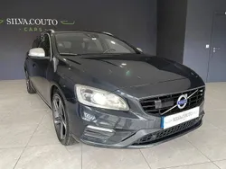 Cinzento (metalizado) Usado 2015 Volvo V60 R-Design Carrinha | € 16.990 (Preço elevado)