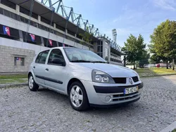 Usado 2004 Renault Clio II Authentique Sedan | € 2.650 (Preço justo)