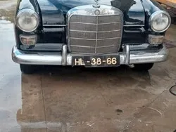 Preto Usado 1980 Mercedes 200 Sedan | € 7.000