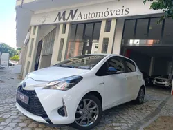 Branco Usado 2019 Toyota Yaris Hybrid Style | € 17.750