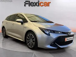 Cinza Usado 2019 Toyota Corolla Comfort Carrinha | € 21.990 (Preço justo)